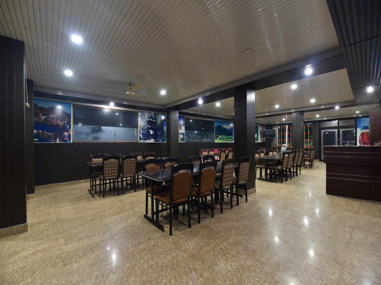 Oyo 28027 Hotel Dhruv Mandi Zewnętrze zdjęcie