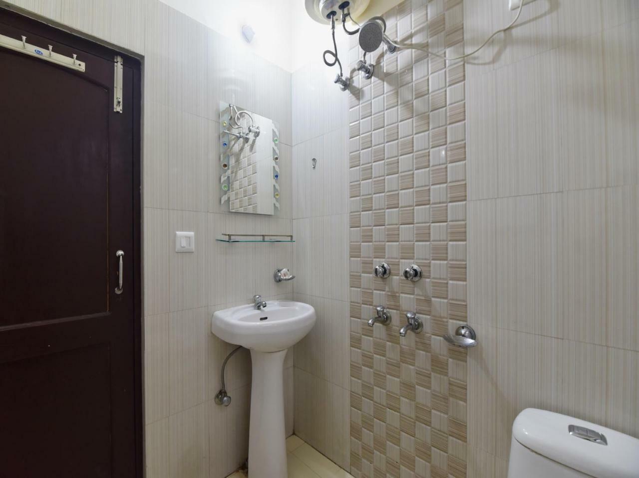 Oyo 28027 Hotel Dhruv Mandi Zewnętrze zdjęcie