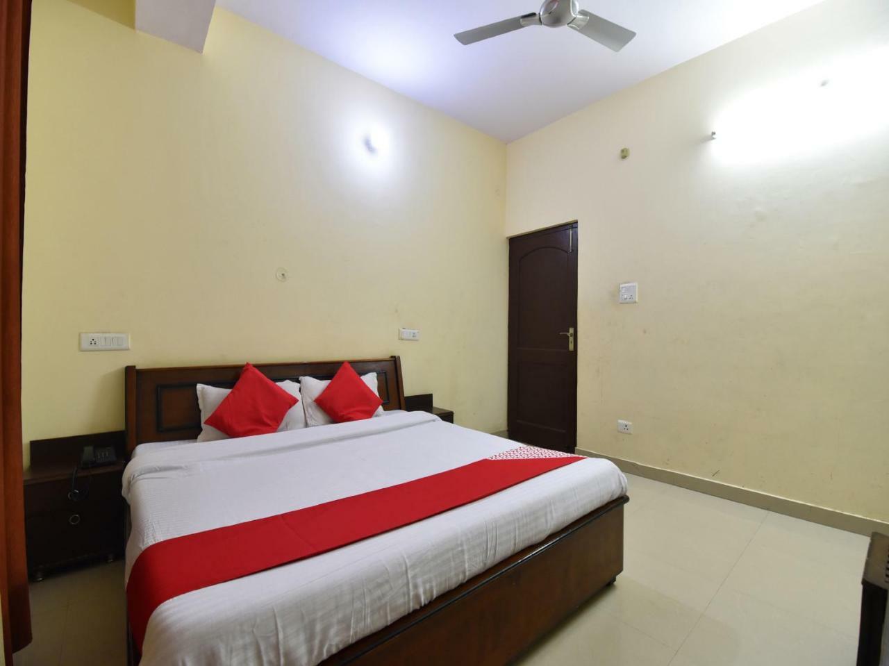 Oyo 28027 Hotel Dhruv Mandi Zewnętrze zdjęcie