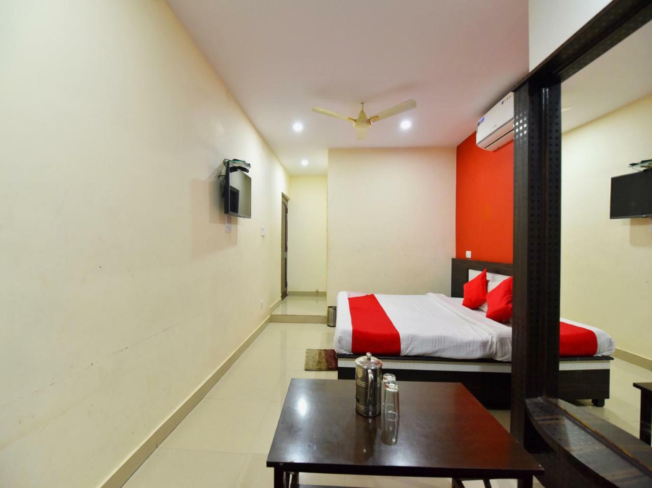 Oyo 28027 Hotel Dhruv Mandi Zewnętrze zdjęcie