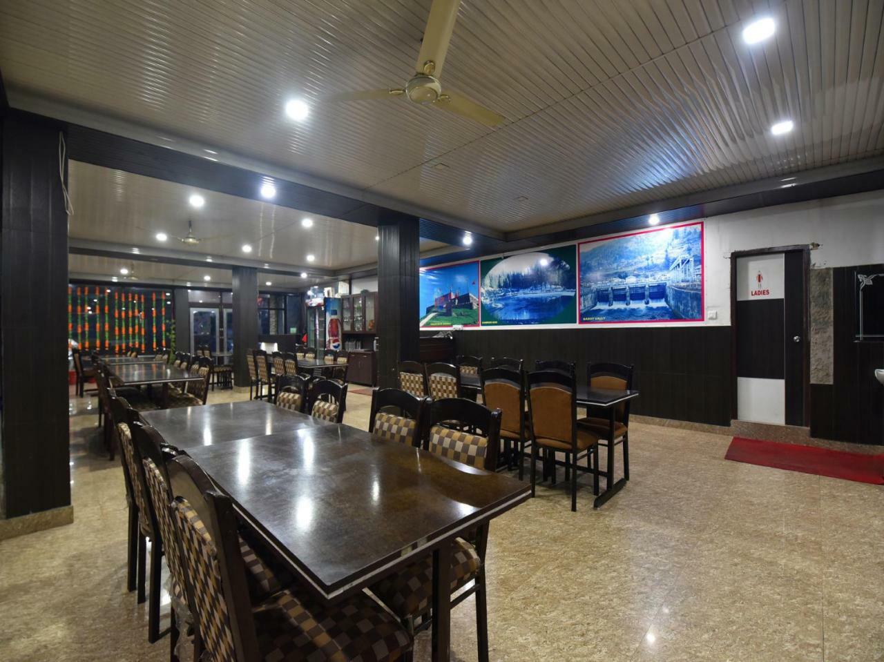 Oyo 28027 Hotel Dhruv Mandi Zewnętrze zdjęcie